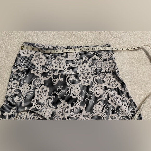 Ashley Blue Women’s Knee Length Skirt Size Large - Picture 9 of 10